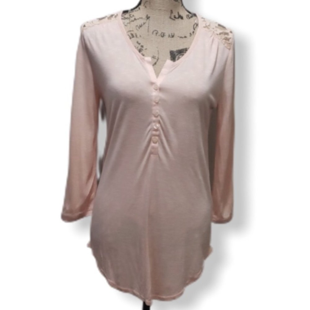 {Eyeshadow} NWT Lace Half Button Tunic